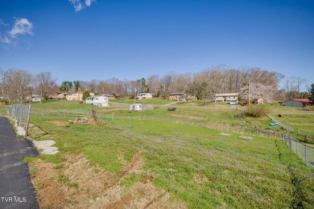 895 Choctaw Drive, Chuckey, TN 37641