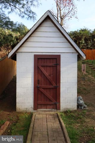 6719 KNOLLBROOK DR, Hyattsville, MD 20783