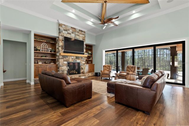 504 YELLOW SUBMARINE COURT, Howey In The Hills, FL 34737