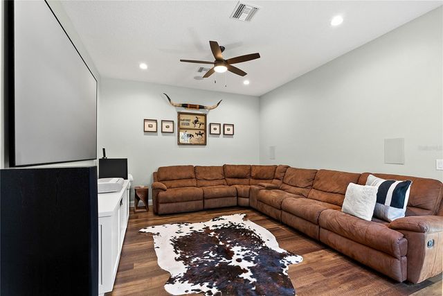 504 YELLOW SUBMARINE COURT, Howey In The Hills, FL 34737