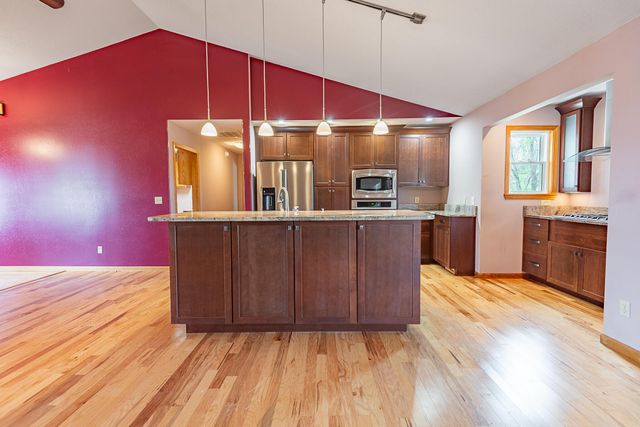 1505 N Granite Drive, Nixa, MO 65714