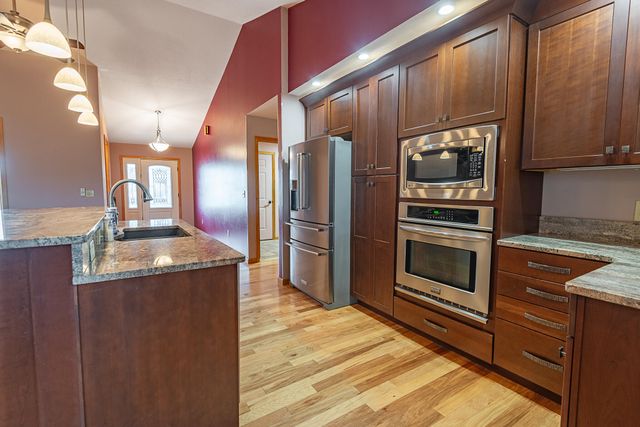 1505 N Granite Drive, Nixa, MO 65714