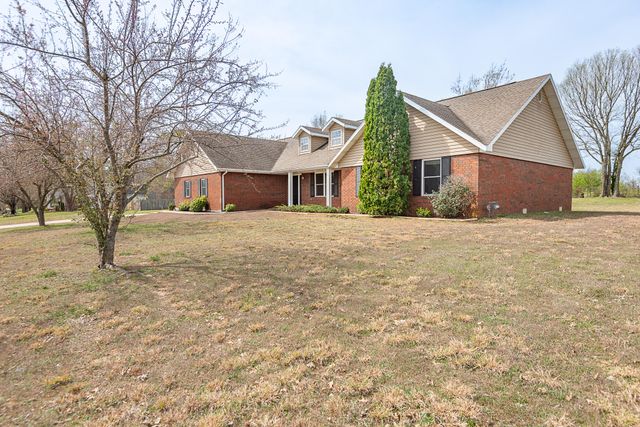 1505 N Granite Drive, Nixa, MO 65714