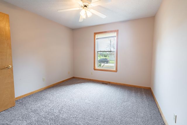 1505 N Granite Drive, Nixa, MO 65714