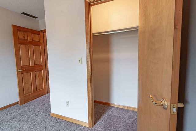 1505 N Granite Drive, Nixa, MO 65714