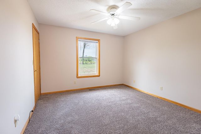 1505 N Granite Drive, Nixa, MO 65714