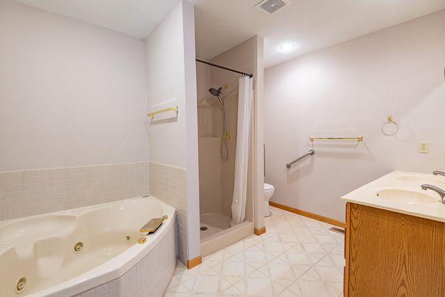 1505 N Granite Drive, Nixa, MO 65714