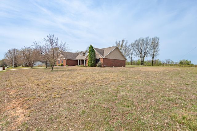 1505 N Granite Drive, Nixa, MO 65714