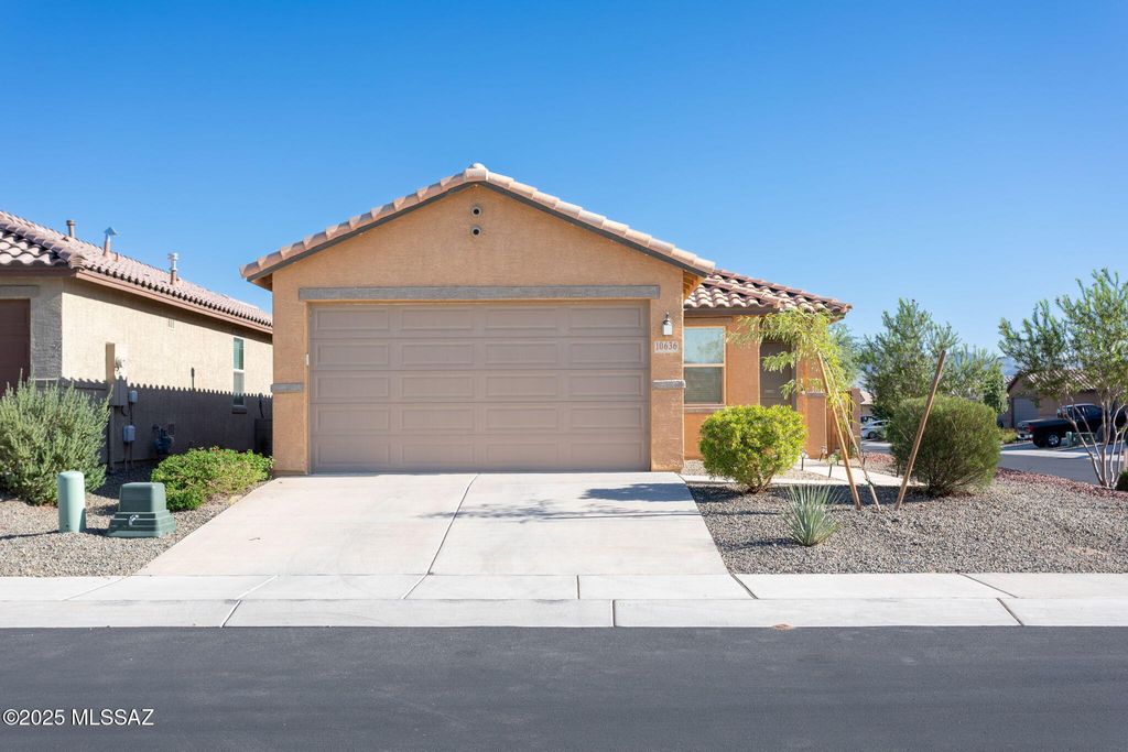 10636 W Harrigan Drive, Marana, AZ 85653