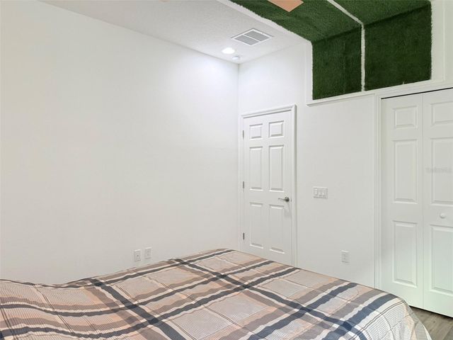 11131 SUNDRIFT DRIVE, Tampa, FL 33647