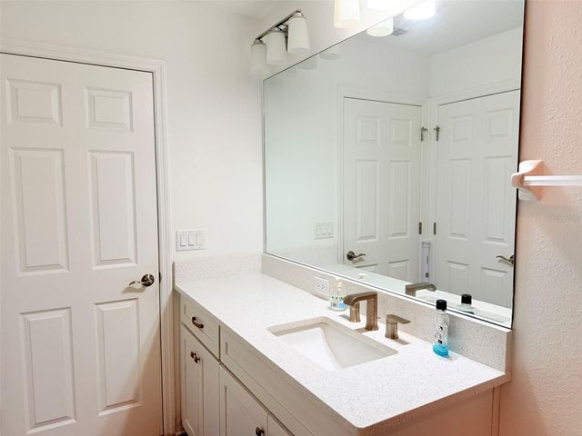 11131 SUNDRIFT DRIVE, Tampa, FL 33647