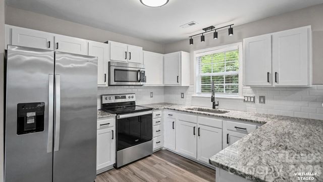 3320 Whitebridge Lane, Charlotte, NC 28262