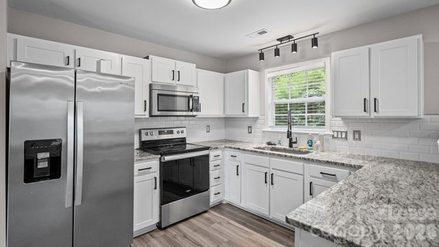 3320 Whitebridge Lane, Charlotte, NC 28262