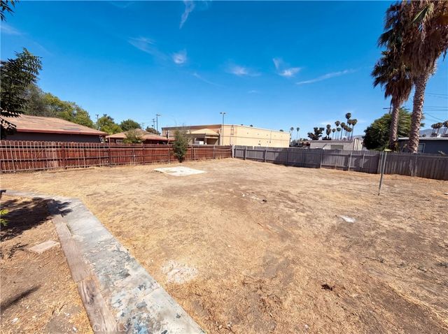 1374 El Nita, Hemet, CA 92544