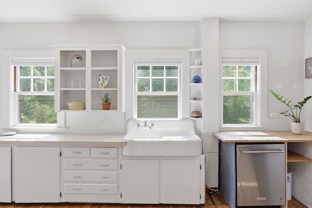 175 Central St, Concord, MA 01742