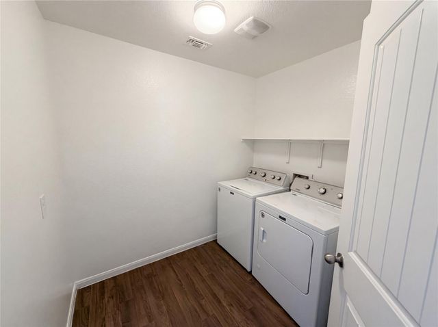 201 Camellia DR, Hutto, TX 78634