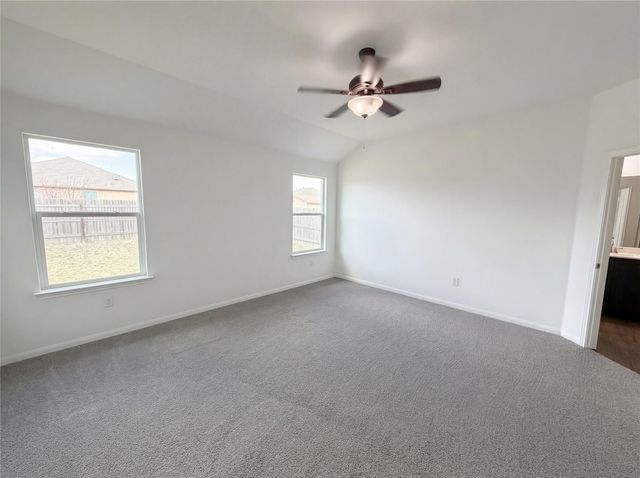 201 Camellia DR, Hutto, TX 78634