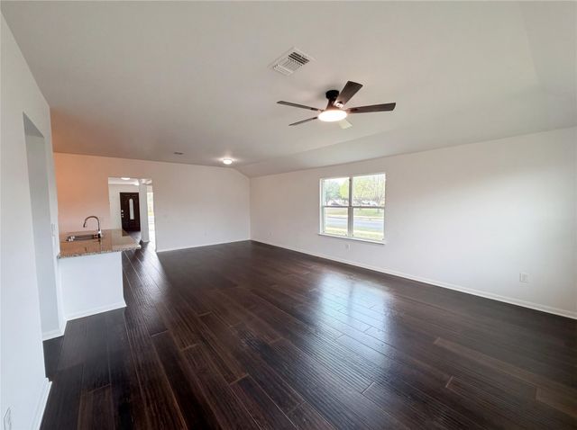 201 Camellia DR, Hutto, TX 78634