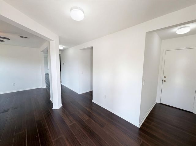 201 Camellia DR, Hutto, TX 78634