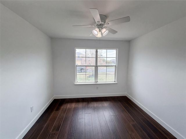 201 Camellia DR, Hutto, TX 78634