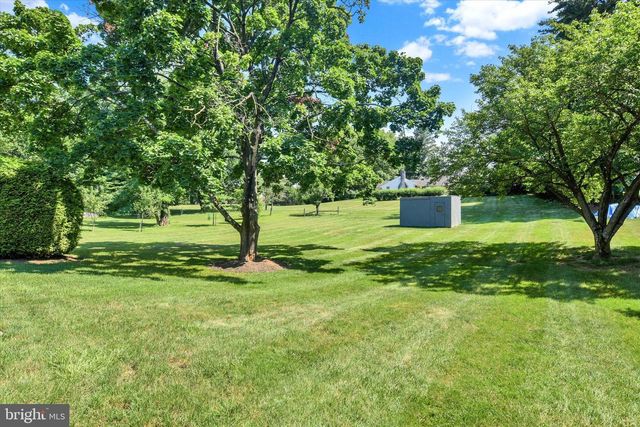 4309 LONG DR, Harrisburg, PA 17112