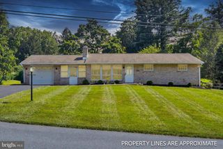 4309 LONG DR, Harrisburg, PA 17112