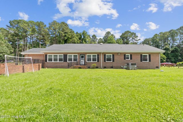 159 Meadowbrook Lane, Warsaw, NC 28398