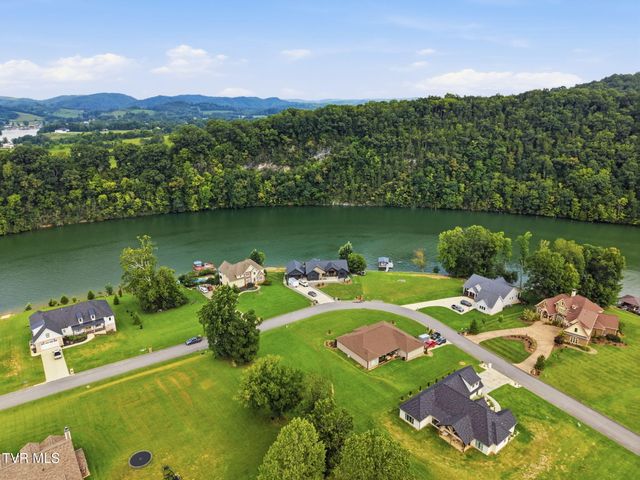 1205 Reynolds Road, Piney Flats, TN 37686