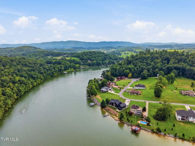 1205 Reynolds Road, Piney Flats, TN 37686