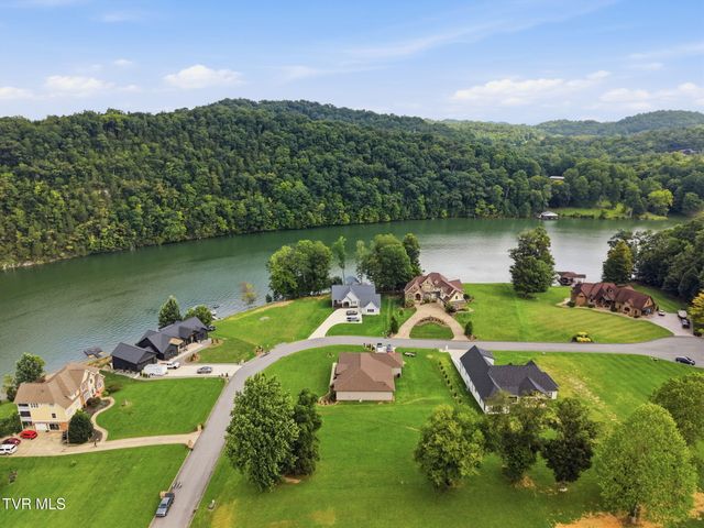 1205 Reynolds Road, Piney Flats, TN 37686