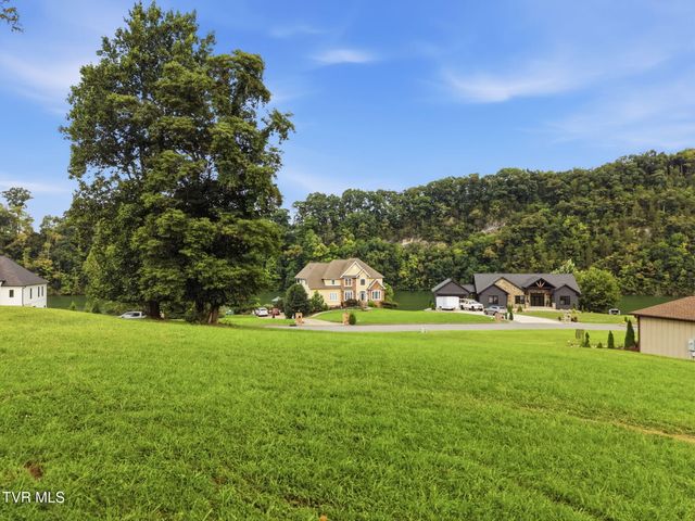1205 Reynolds Road, Piney Flats, TN 37686