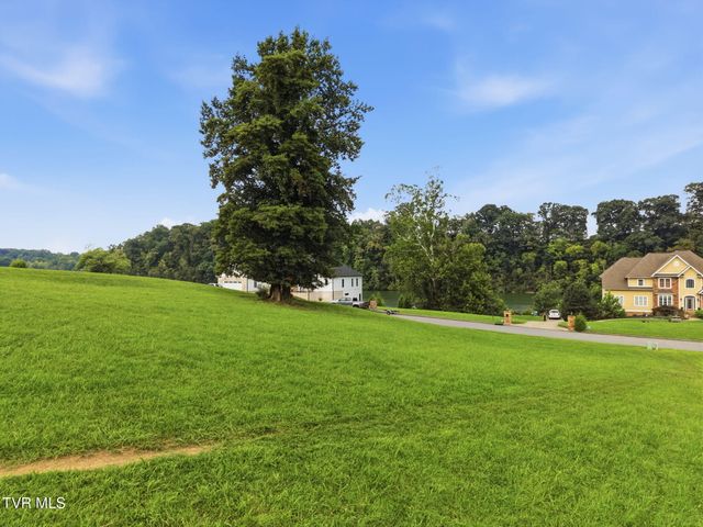 1205 Reynolds Road, Piney Flats, TN 37686