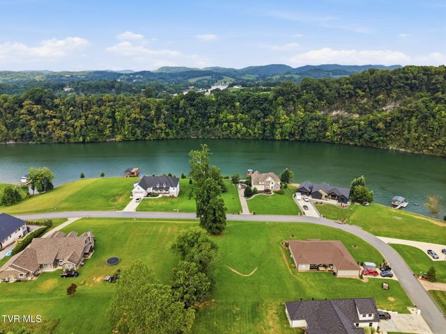 1205 Reynolds Road, Piney Flats, TN 37686