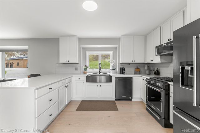 10459 Hyne Road, Brighton Township, MI 48114
