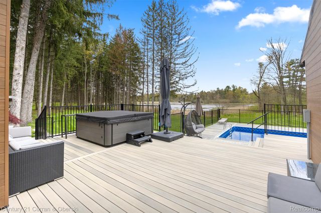 10459 Hyne Road, Brighton Township, MI 48114