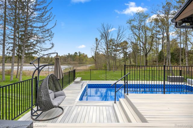 10459 Hyne Road, Brighton Township, MI 48114