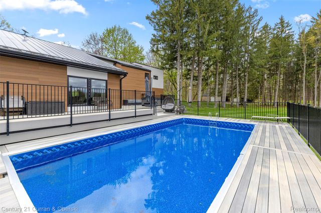 10459 Hyne Road, Brighton Township, MI 48114