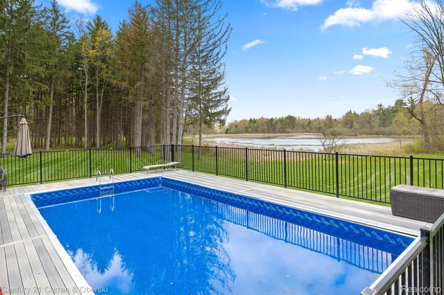 10459 Hyne Road, Brighton Township, MI 48114