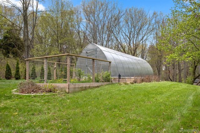 10459 Hyne Road, Brighton Township, MI 48114