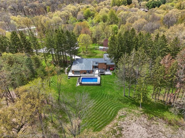 10459 Hyne Road, Brighton Township, MI 48114