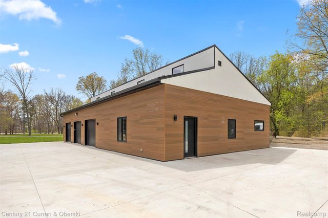 10459 Hyne Road, Brighton Township, MI 48114