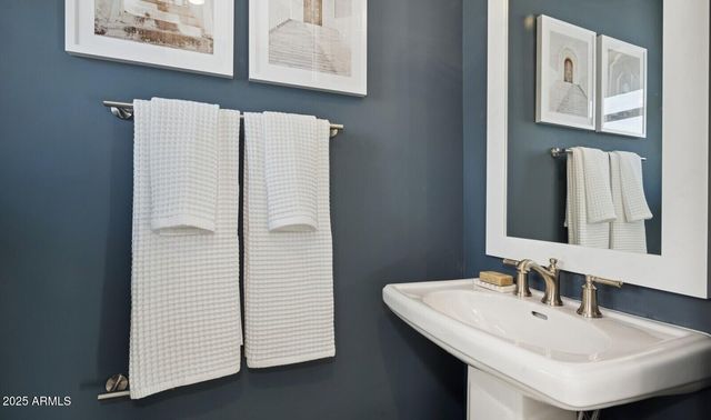 8046 W Royal Palm Road, Peoria, AZ 85345