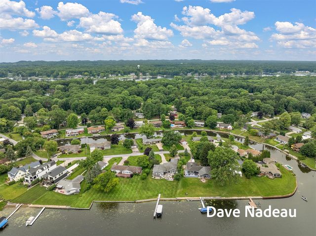 17832 Channel View Drive, Spring Lake, MI 49456