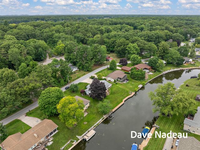 17832 Channel View Drive, Spring Lake, MI 49456