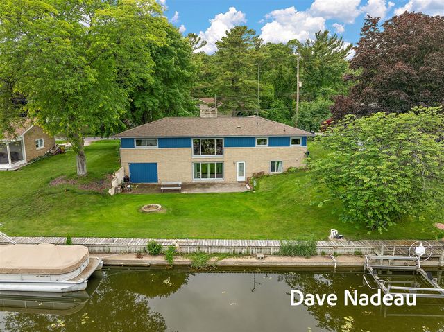 17832 Channel View Drive, Spring Lake, MI 49456
