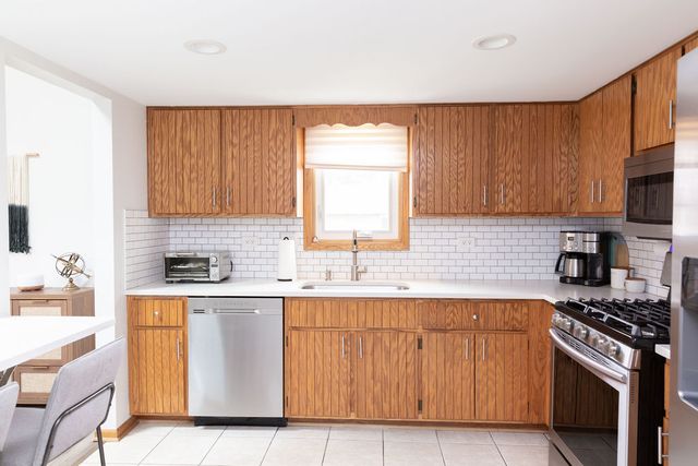 15713 OLD ORCHARD Court 2S, Orland Park, IL 60462