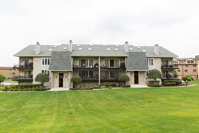 15713 OLD ORCHARD Court 2S, Orland Park, IL 60462
