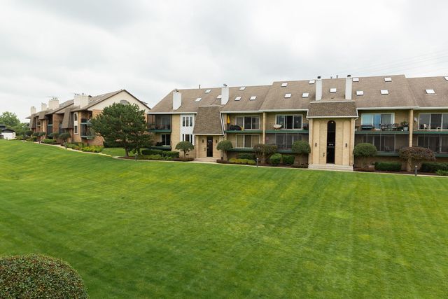 15713 OLD ORCHARD Court 2S, Orland Park, IL 60462