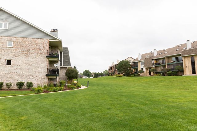15713 OLD ORCHARD Court 2S, Orland Park, IL 60462
