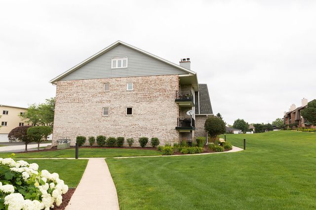 15713 OLD ORCHARD Court 2S, Orland Park, IL 60462
